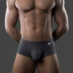 Boxer corto MORLEY color gris. Vista frontal con copa anatómica y borde sin ribete. Alepadron.