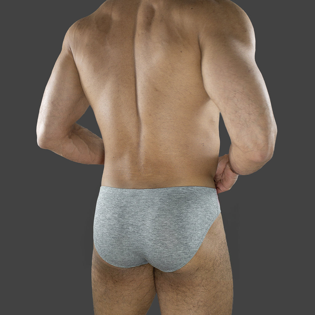 Slip básico hombre color gris melange. Vista trasera con modelo. Alepadron.